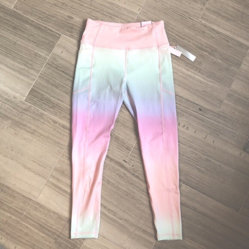 Victoria Secret Flow on Point Legging - Picture 3 of 5